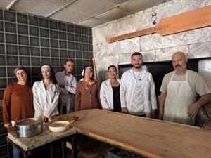 Güzelyurt MYO Öğrencileri Tescilli Lezzetin Üretim Aşamalarını Yerinde İnceledi